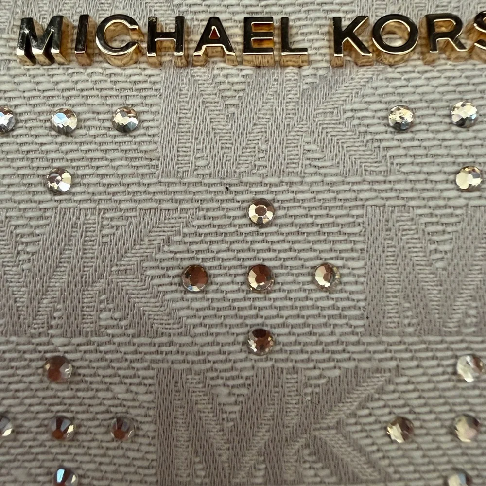 Michael Kors Natural Cream Jet Set Crossbody Bag - Picture 8 of 15